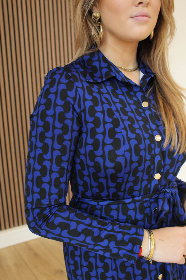 bijtend Geplooid gespannen Travel jurk lange mouw print blauw | Desi - Magnifique fashion