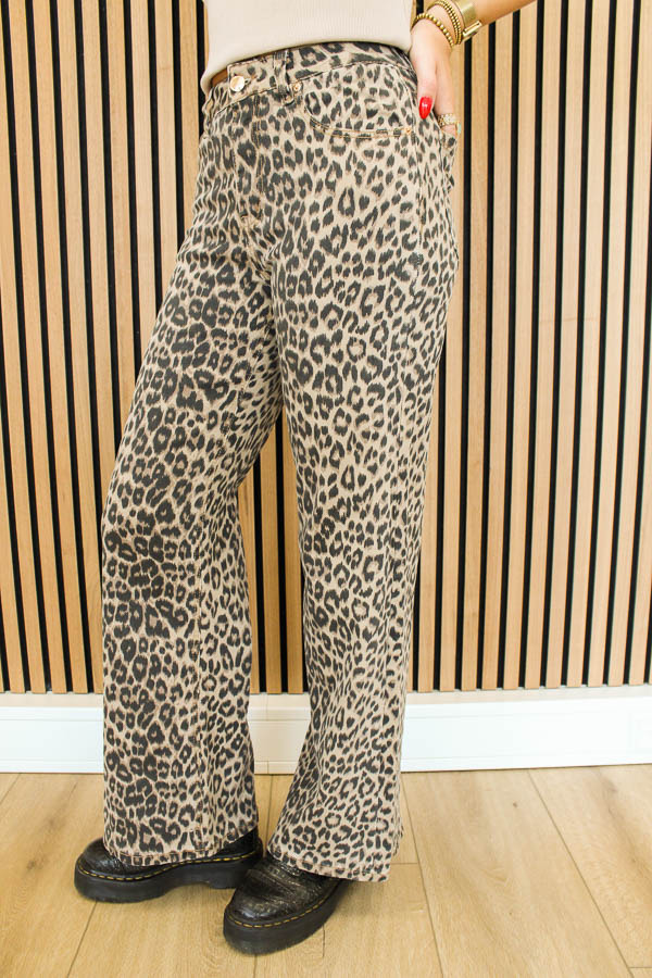 Wide_leg_jeans_panter_-_Lauren_-2_big_image-1