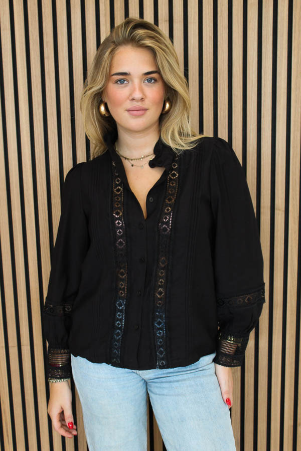 Blouse_met_broderie_zwart_-_Nelly-0930_big_image-1