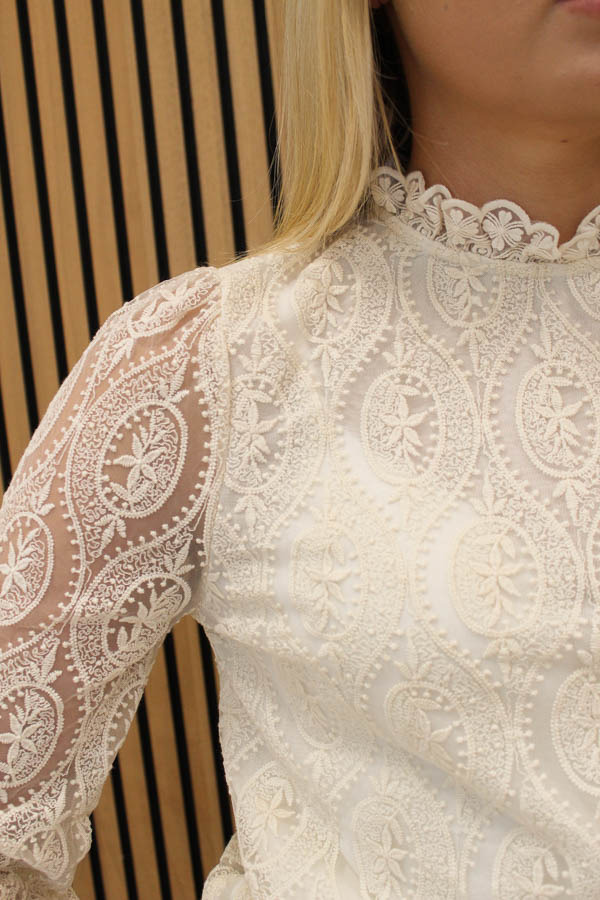 Blouse_in_kant_ecru_-_Lelie_1-6729_big_image-1