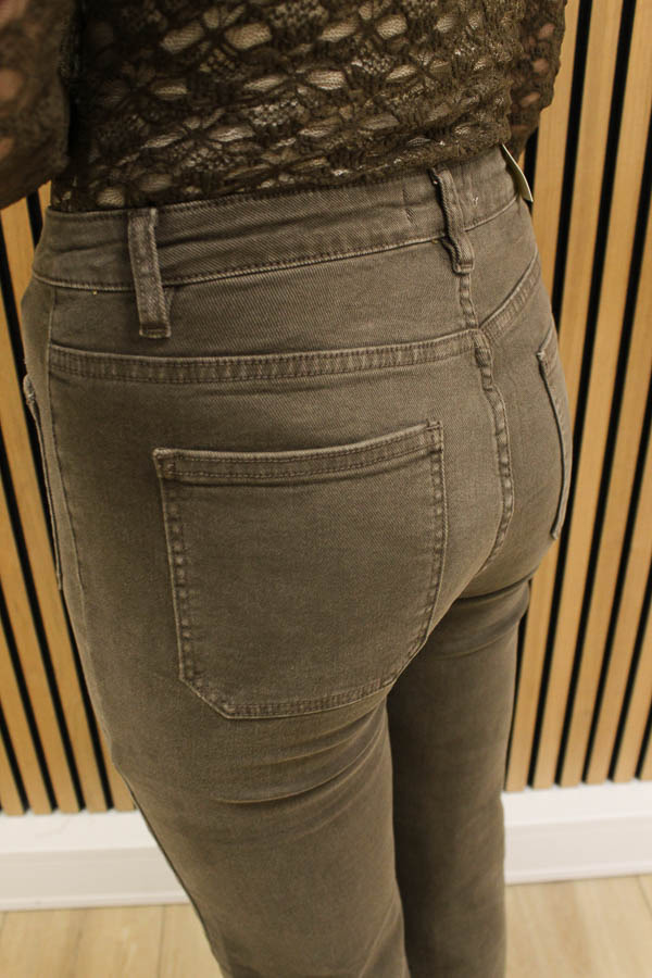 Flared_jeans_lichtbruin_-_Kitty_3-7246_big_image-1