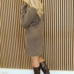 Gebreide_trui_jurk_taupe_-_Hanna_3-6961_big_image