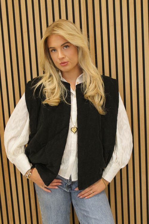 Gilet_gestikt_zwart_-_Mirte-6573_big_image