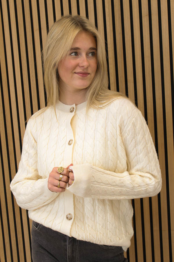 Kabel_vest_ecru_-_Irma_1-2_big_image