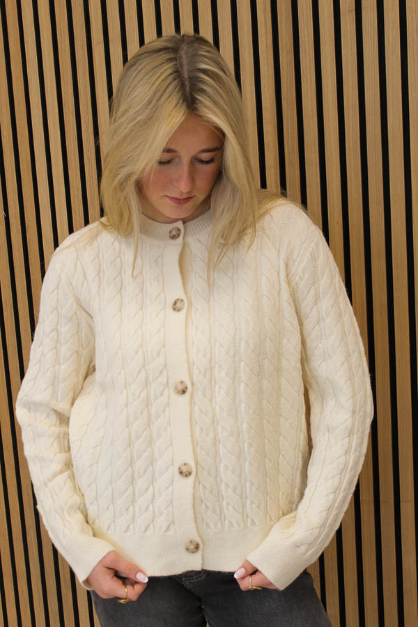 Kabel_vest_ecru_-_Irma_2-2_big_image