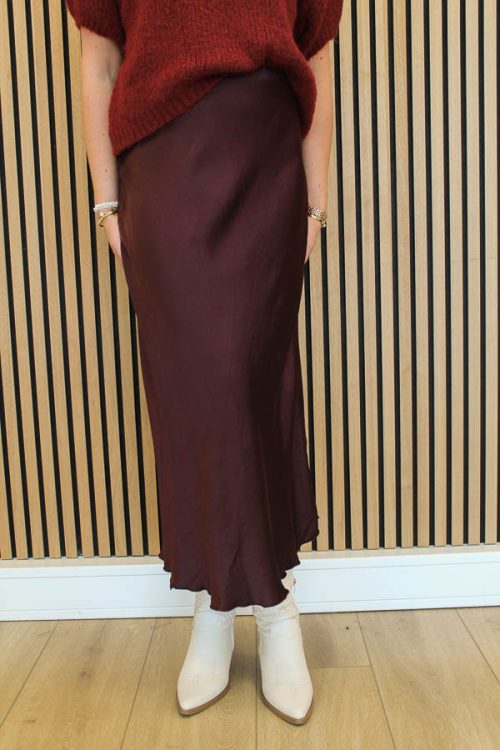 Satijnen_rok_bordeaux_-_Farah-3_big_image-1