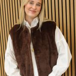 Teddy_gilet_bruin_-_Lieke-2_big_image