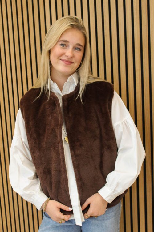 Teddy_gilet_bruin_-_Lieke-2_big_image