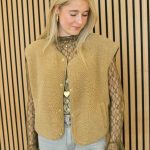 Teddy_gilet_camel_-_Pam-7028_big_image