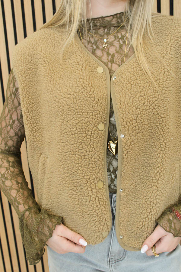 Teddy_gilet_camel_-_Pam_1-7029_big_image