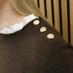 Trui_kanten_hals_bruin_-_Jitske_1-2_big_image