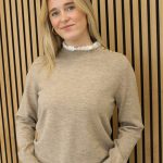 Trui_kanten_hals_taupe_-_Jitske_2-2_big_image-1