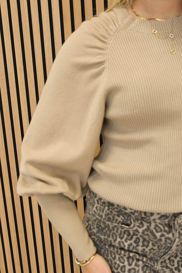 Trui_pofmouw_taupe_-_Suze_1-2_big_image