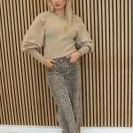 Trui_pofmouw_taupe_-_Suze_2-2_big_image