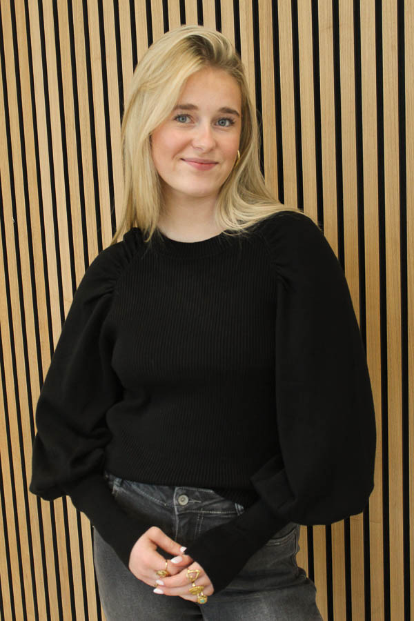 Trui_pofmouw_zwart_-_Suze-2_big_image-1