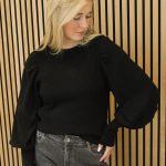 Trui_pofmouw_zwart_-_Suze_1-2_big_image-1
