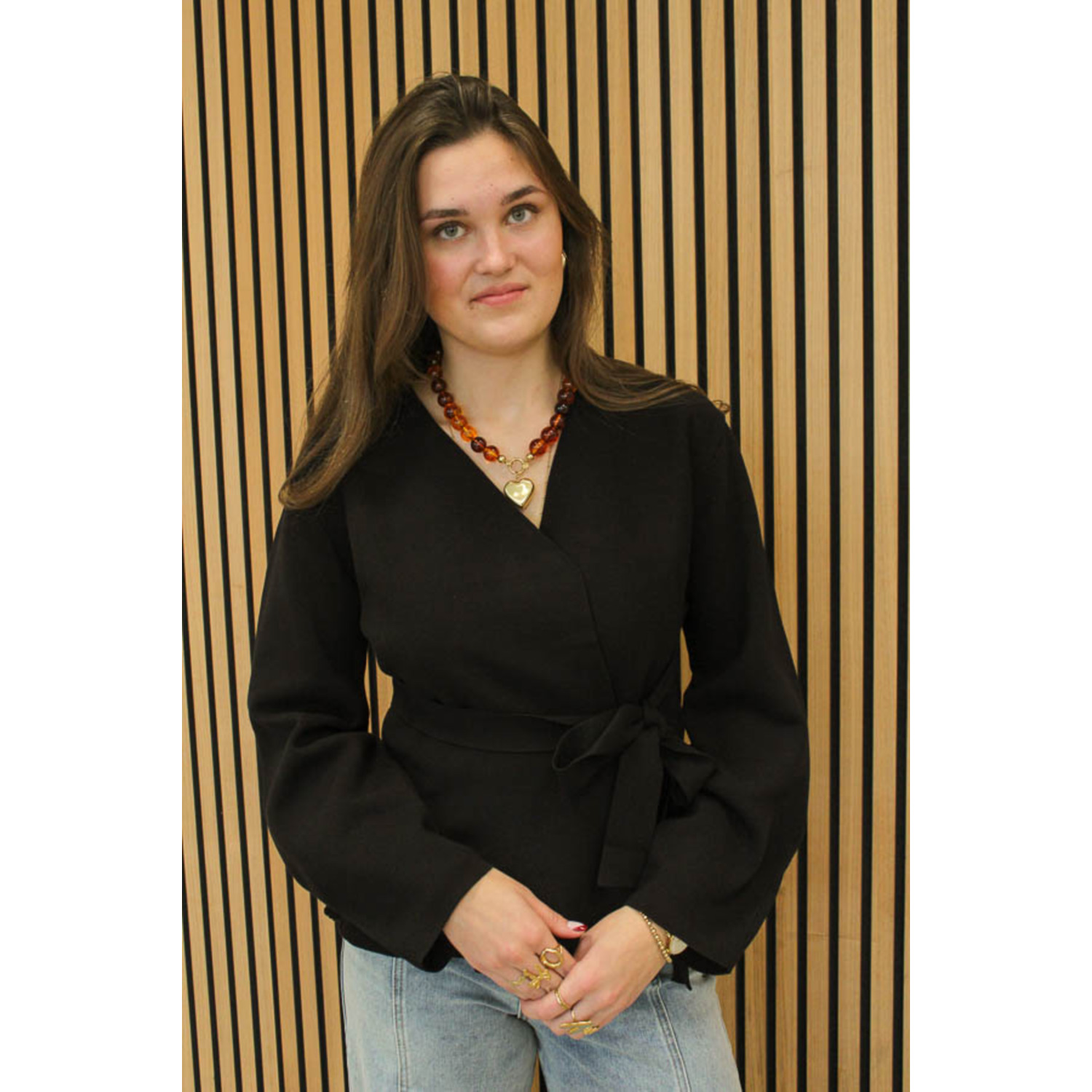 Wikkel_vest_zwart_-_Dominique-7396_big_image