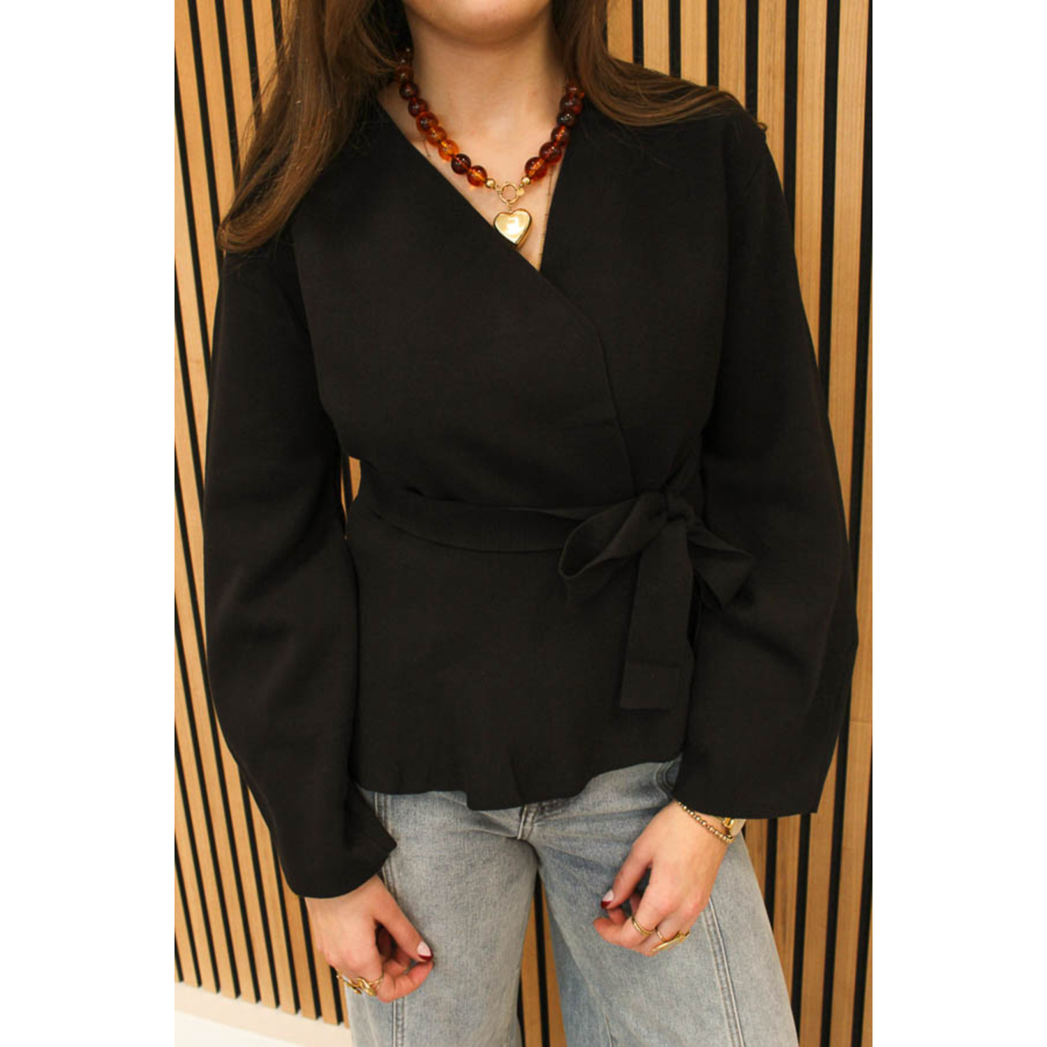 Wikkel_vest_zwart_-_Dominique_1-7397_big_image